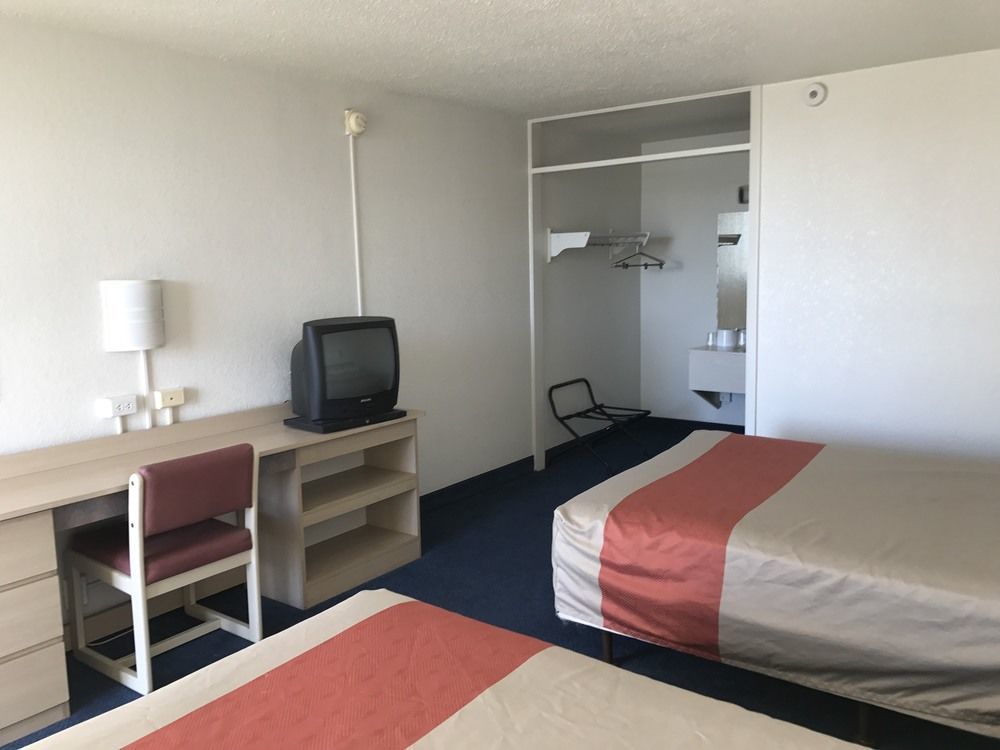 Vagabond Inn Ел Пасо Екстериор снимка