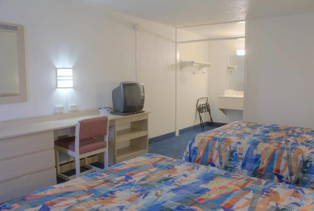 Vagabond Inn Ел Пасо Екстериор снимка